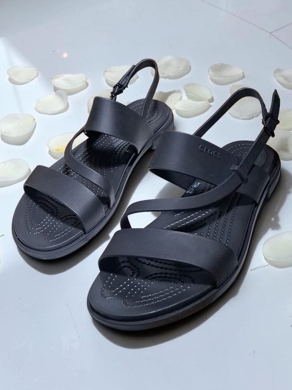 Crocs Womens Tulum Strappy Sandals Open Toe Buckle Close Flats Black US Size 9